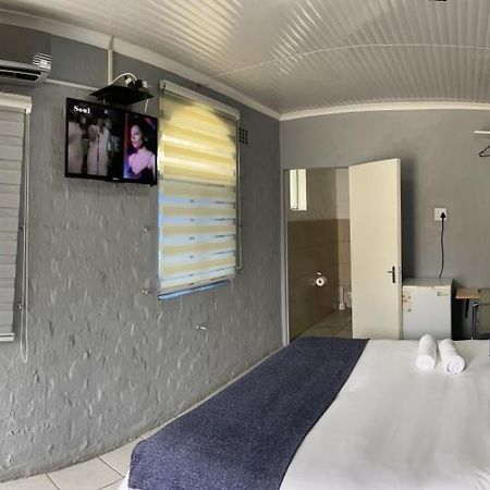 Host Hub Guest House Kempton Park Exteriér fotografie