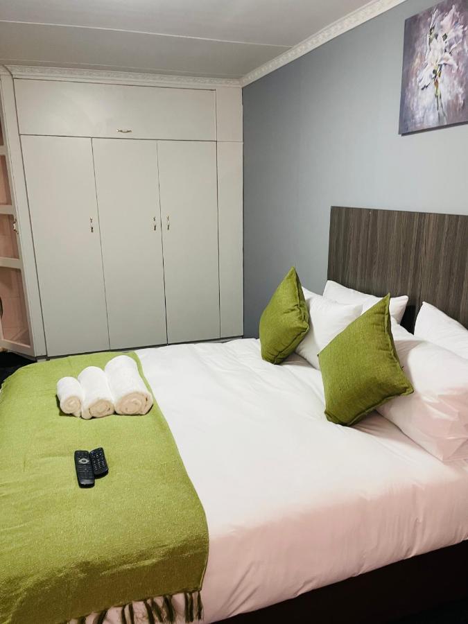 Host Hub Guest House Kempton Park Exteriér fotografie
