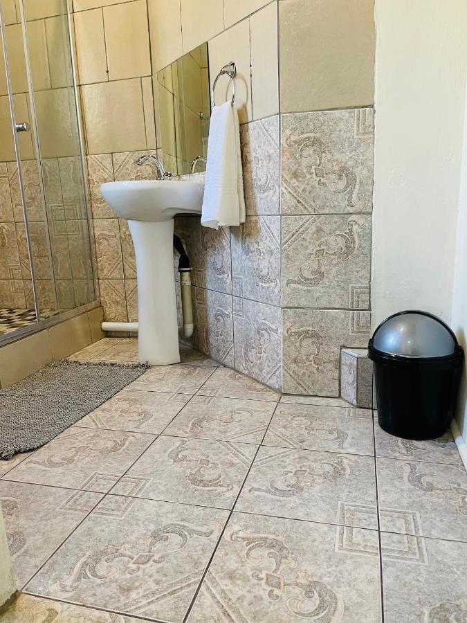 Host Hub Guest House Kempton Park Exteriér fotografie