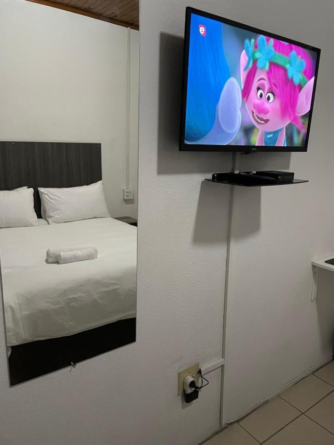 Host Hub Guest House Kempton Park Exteriér fotografie
