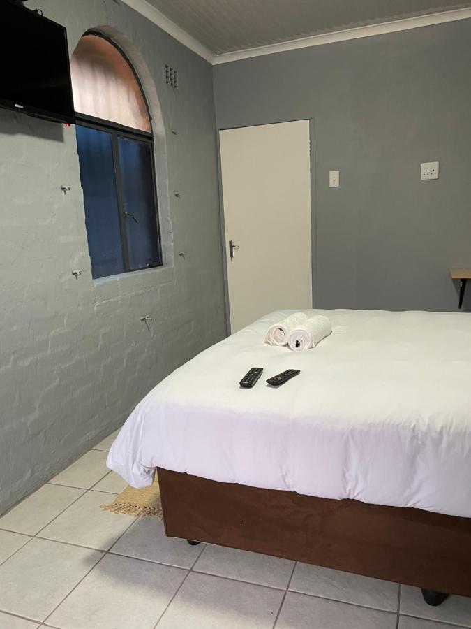 Host Hub Guest House Kempton Park Exteriér fotografie