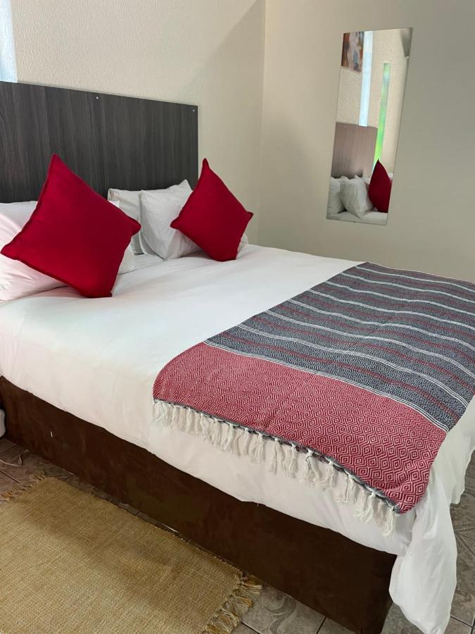 Host Hub Guest House Kempton Park Exteriér fotografie