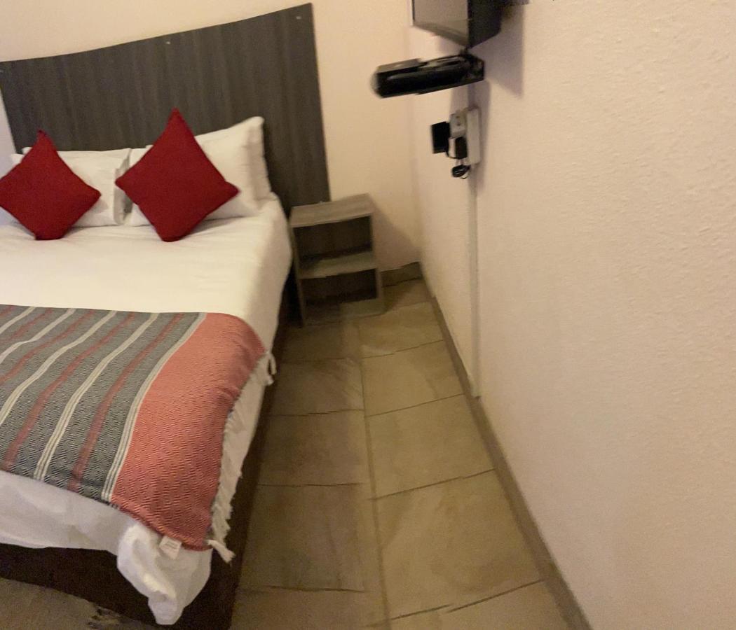 Host Hub Guest House Kempton Park Exteriér fotografie
