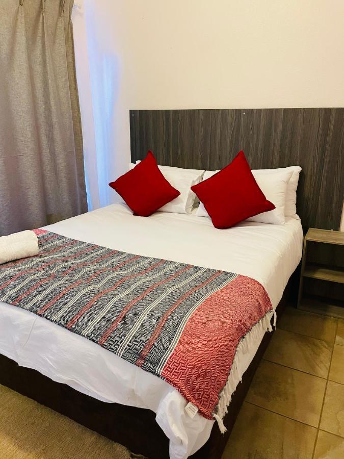 Host Hub Guest House Kempton Park Exteriér fotografie