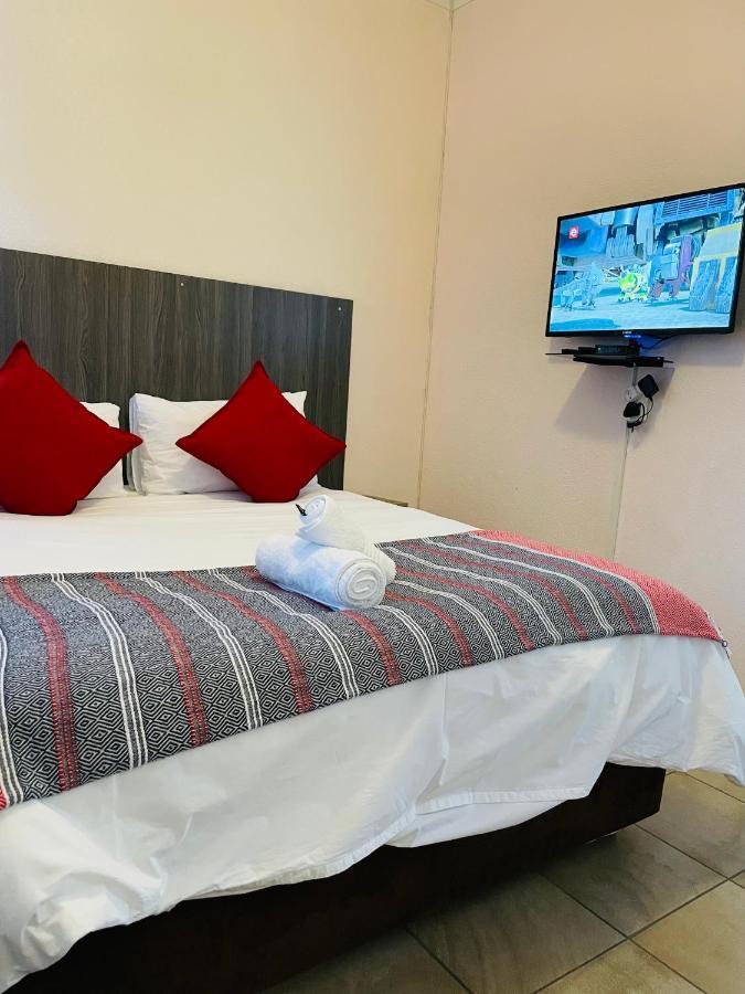 Host Hub Guest House Kempton Park Exteriér fotografie