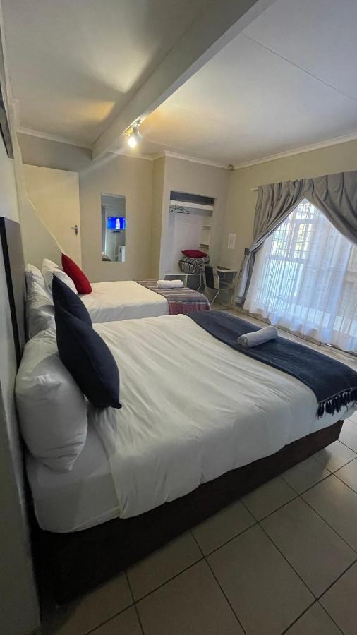 Host Hub Guest House Kempton Park Exteriér fotografie