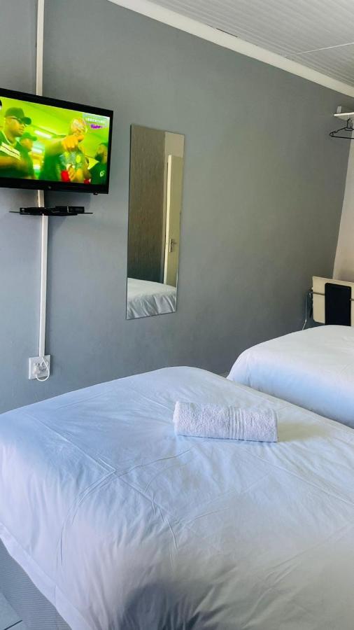Host Hub Guest House Kempton Park Exteriér fotografie
