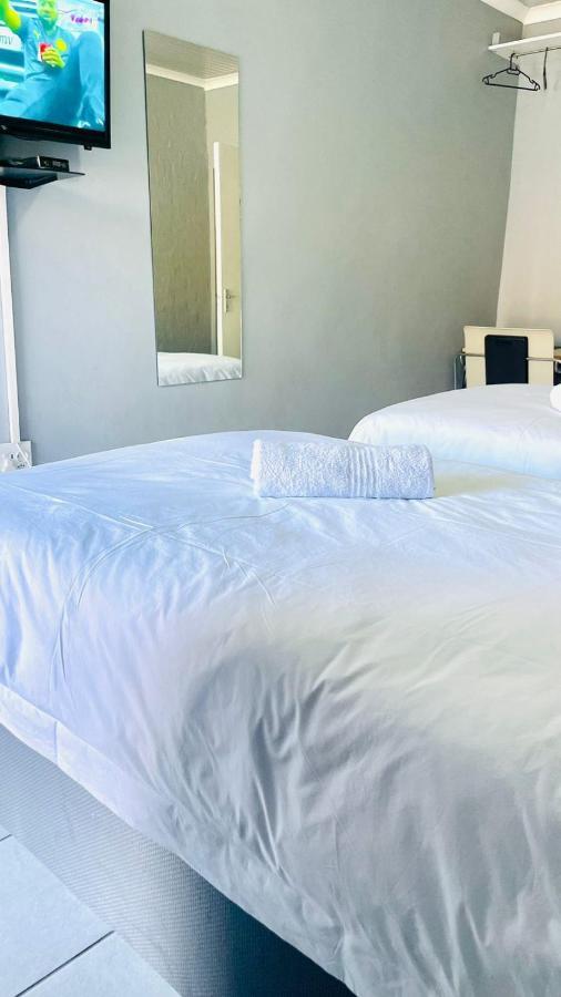 Host Hub Guest House Kempton Park Exteriér fotografie