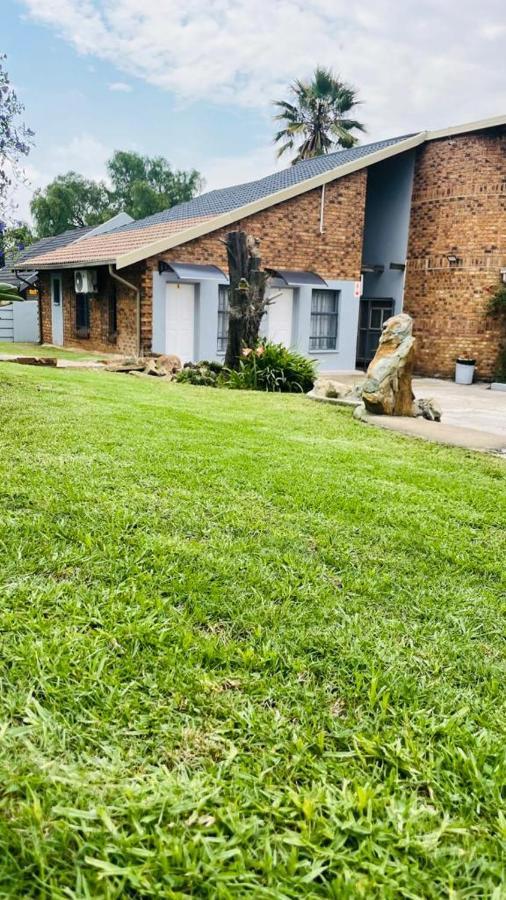 Host Hub Guest House Kempton Park Exteriér fotografie
